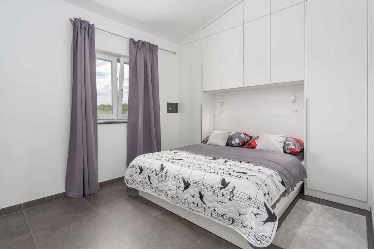 Gallery Apartment In Skrbčići Extérieur photo